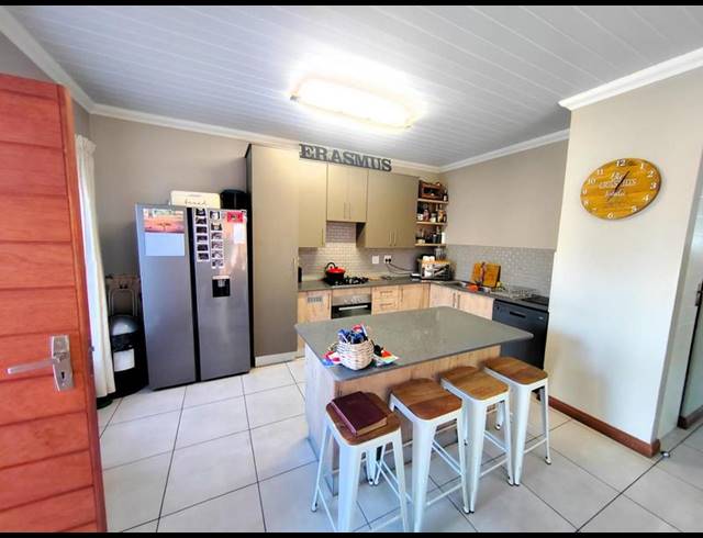 2 BEDROOM TOWNHOUSE FOR SALE IN MONTANA